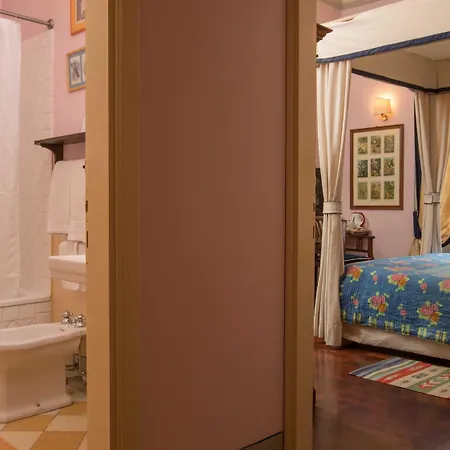 Residenza Johanna I לינה וארוחת בוקר פירנצה
