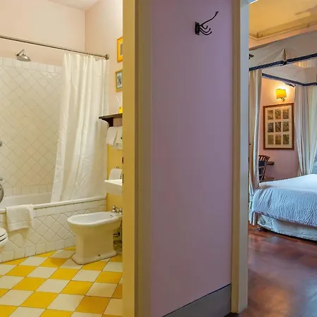 Residenza Johanna I לינה וארוחת בוקר פירנצה